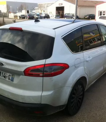 Clean Premium Ford S-Max