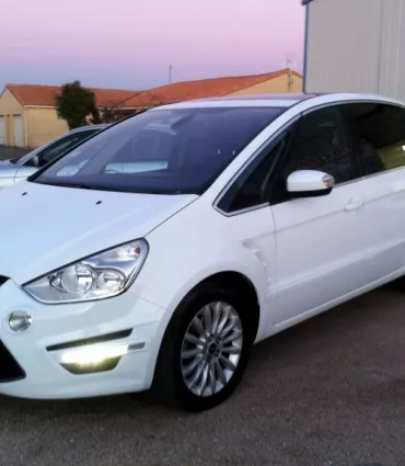 Clean Premium Ford S-Max