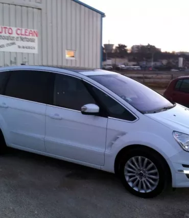 Clean Premium Ford S-Max